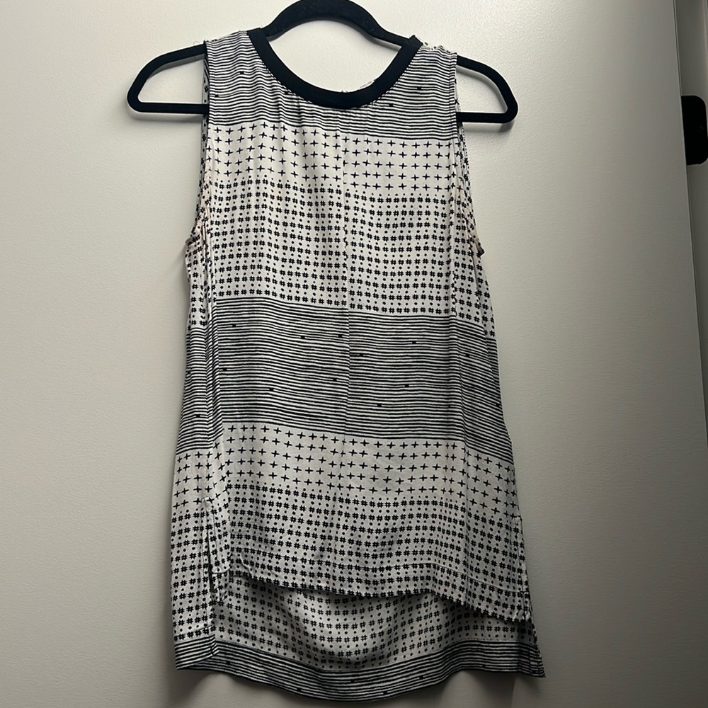 Madewell white and black pattern tank top, great condition!